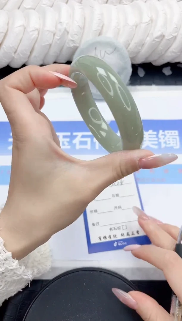 未镶嵌手镯石英质玉248-62.3