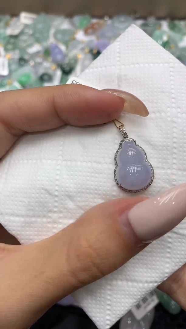 颈饰18K金镶嵌翡翠111111111111