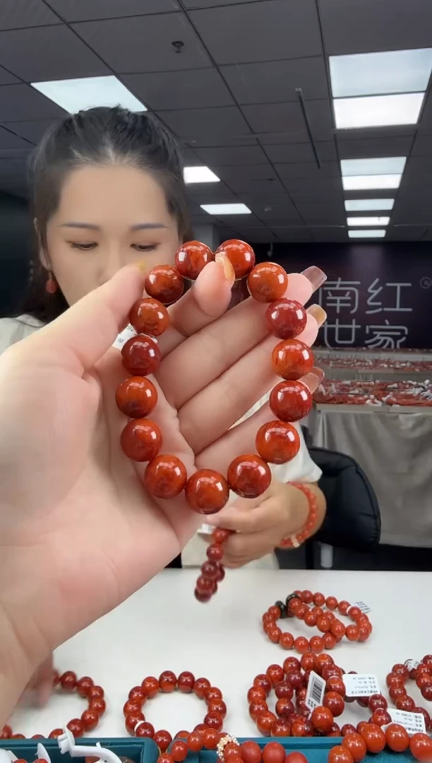 未镶嵌珠串南红玛瑙多样发其一/14/2358007670