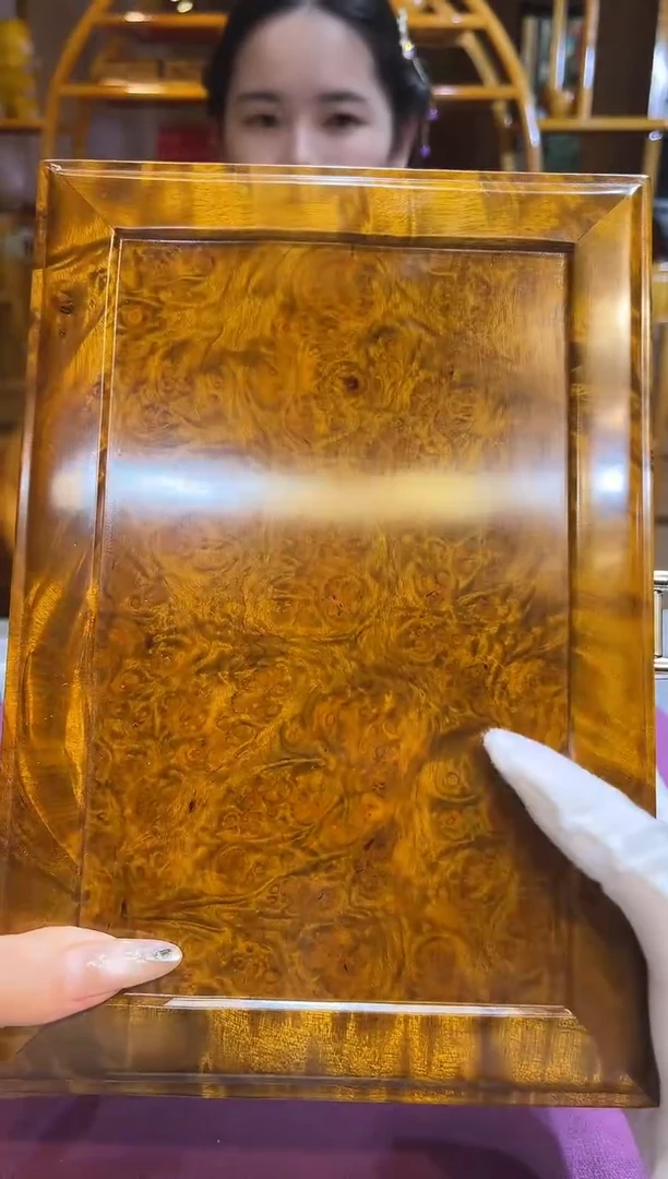 用****2黄金色留疤首饰盒26公分