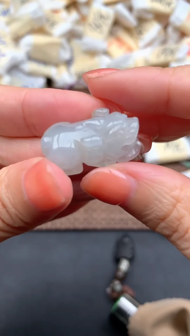 未镶嵌挂件翡翠1