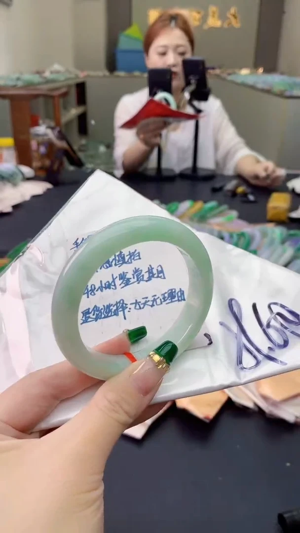 翡翠手镯未镶嵌0767943768