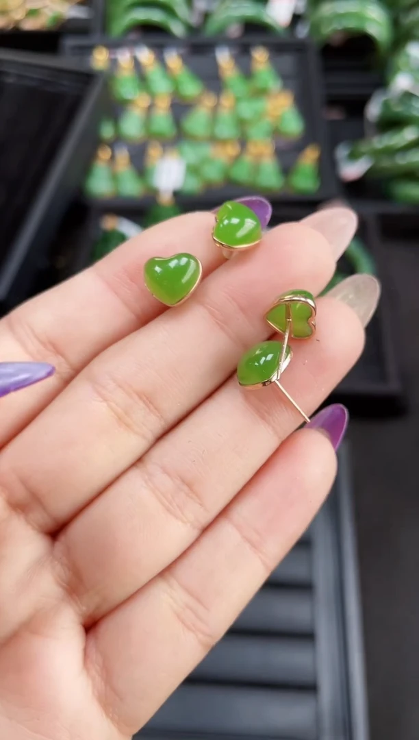 【闪购商品】和田玉耳钉18K金镶嵌 多样性发一对