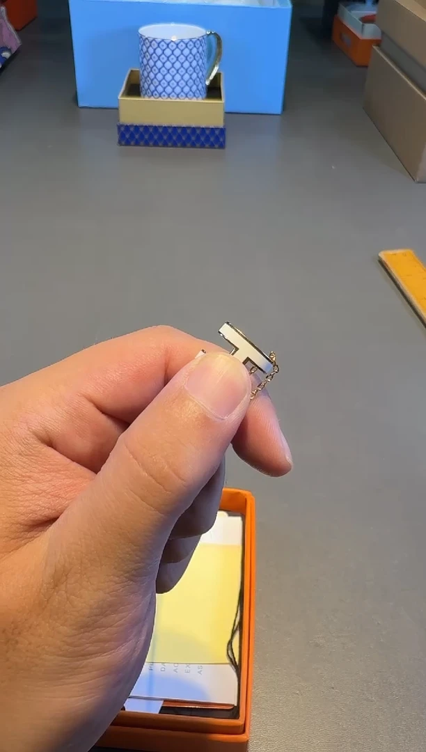 A白 名品折扣名品折扣名品折扣