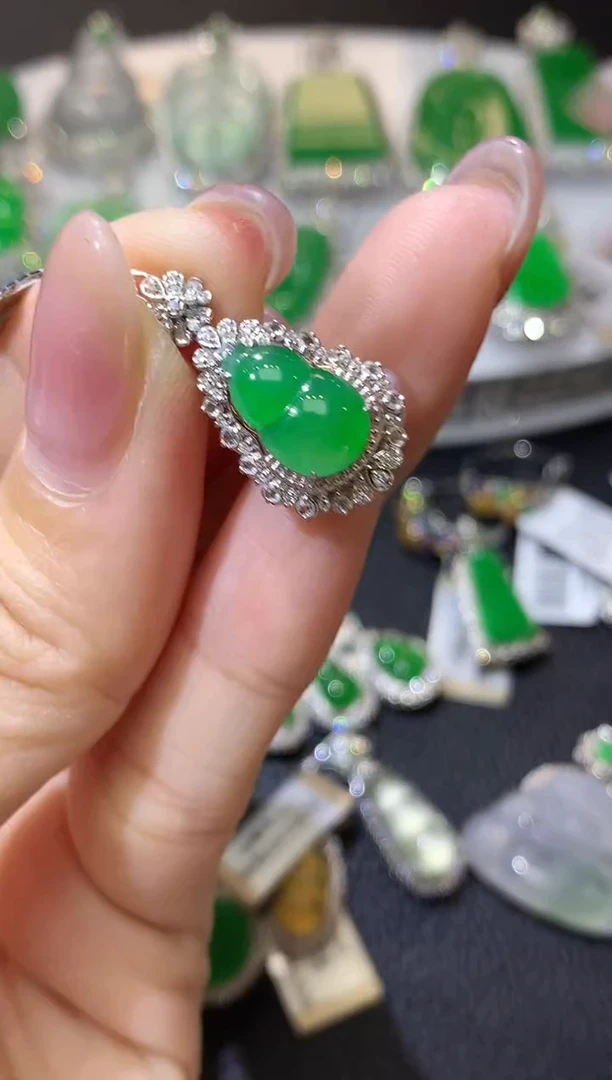 翡翠18K金镶嵌吊坠(不含链)C8