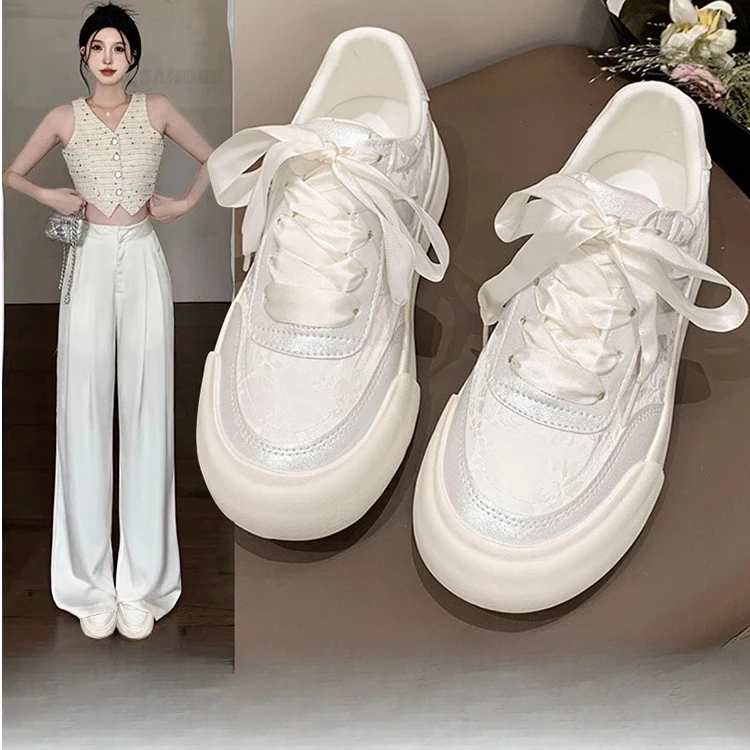 厚底小白鞋女款2025新款爆款春秋季单鞋配裙子百搭休闲板鞋子女鞋
