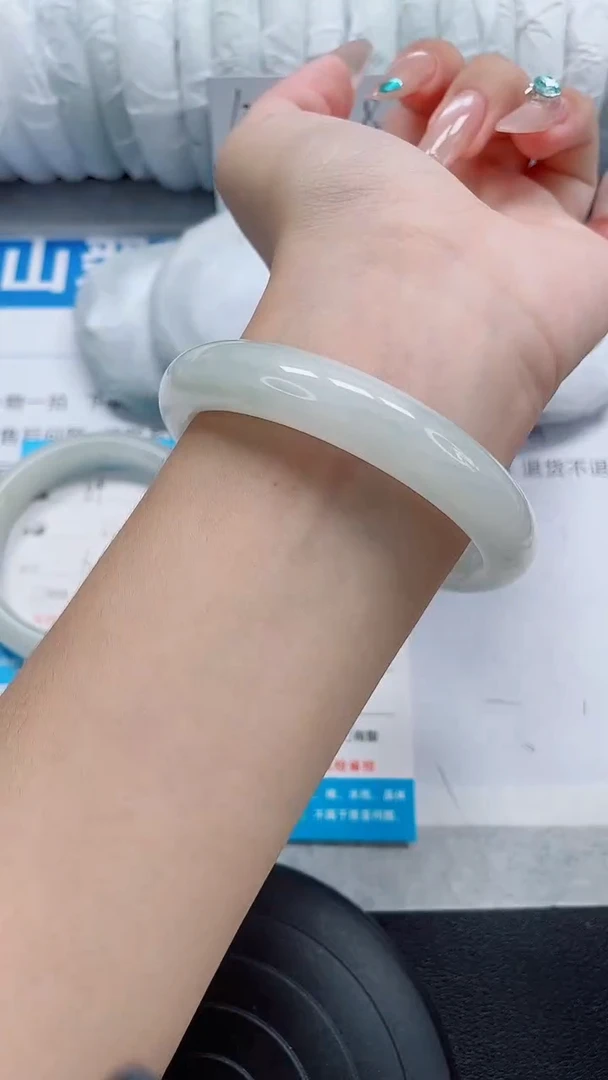 未镶嵌手镯石英质玉125-57/58