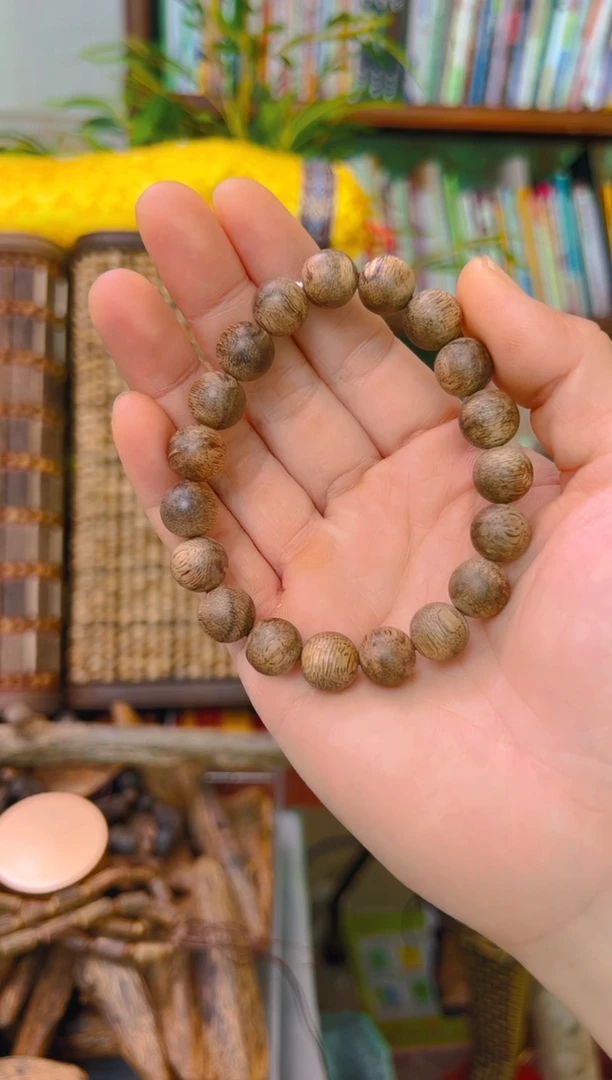 沉香手串珊文莱天然野圆珠单圈