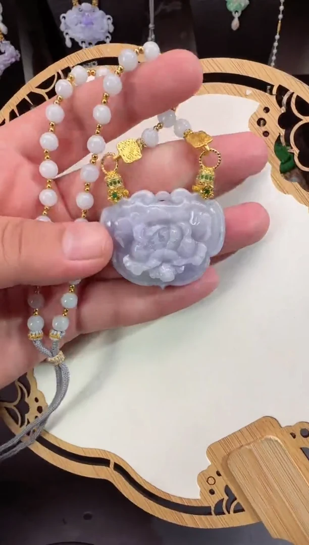 【闪购商品】翡翠颈饰未镶嵌牌子