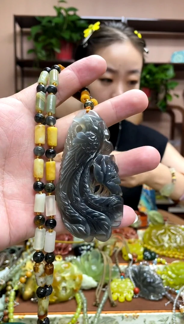 未镶嵌岫玉吊坠·