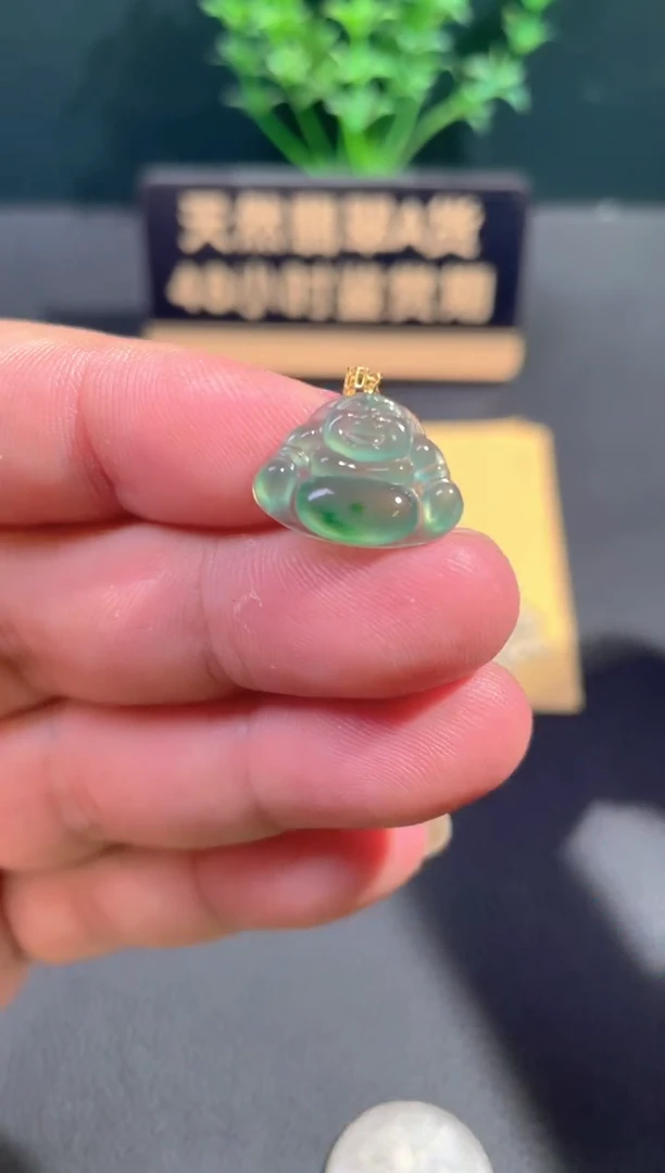 颈饰18K金镶嵌翡翠翡翠
