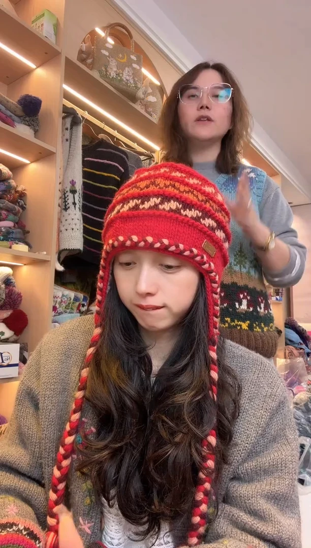 羊毛美利奴新年款大辫子护耳帽