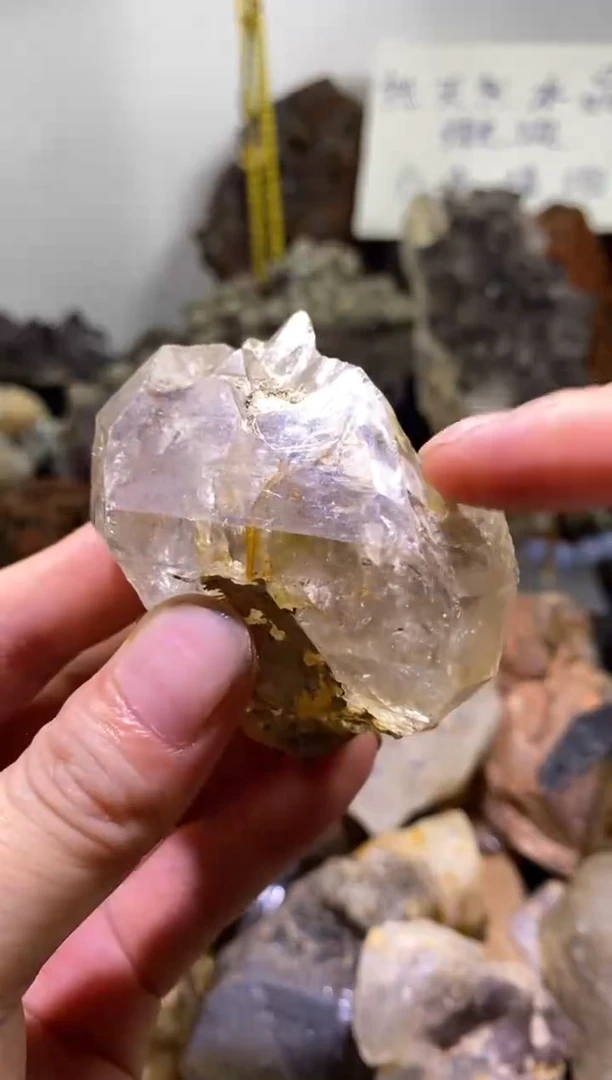 未镶嵌珠宝半成品水晶90号113g1颗水胆+高透骸骨水晶原石