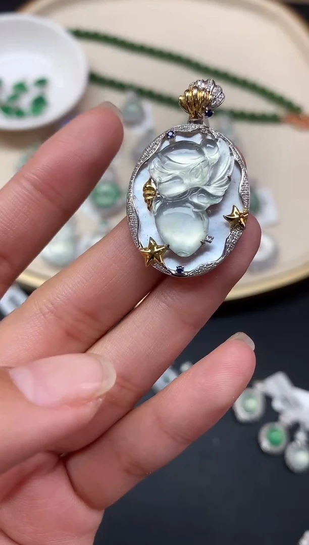 【闪购商品】翡翠吊坠(不含链)18K金镶嵌吊坠A374|15000