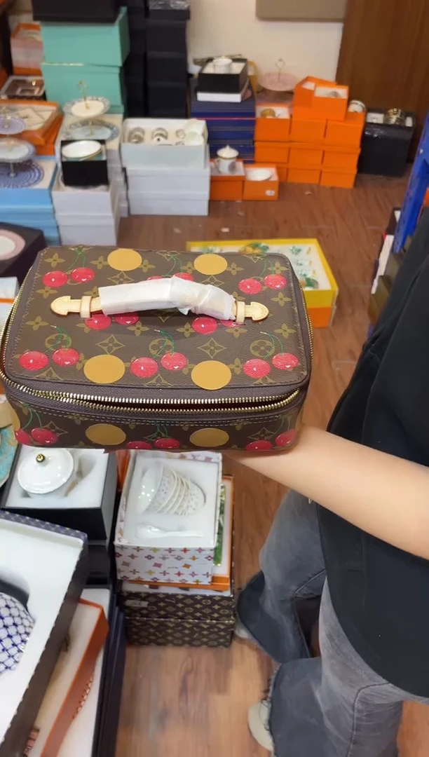 杯鸿辉家品牌瓷器，京东包邮！