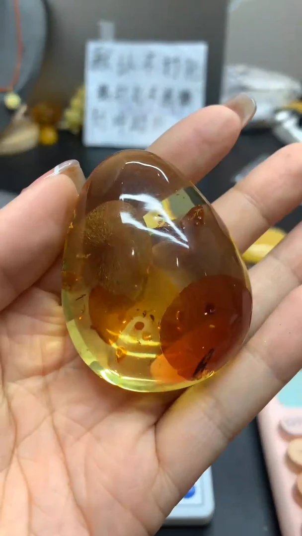 未镶嵌琥珀珠宝奇石884