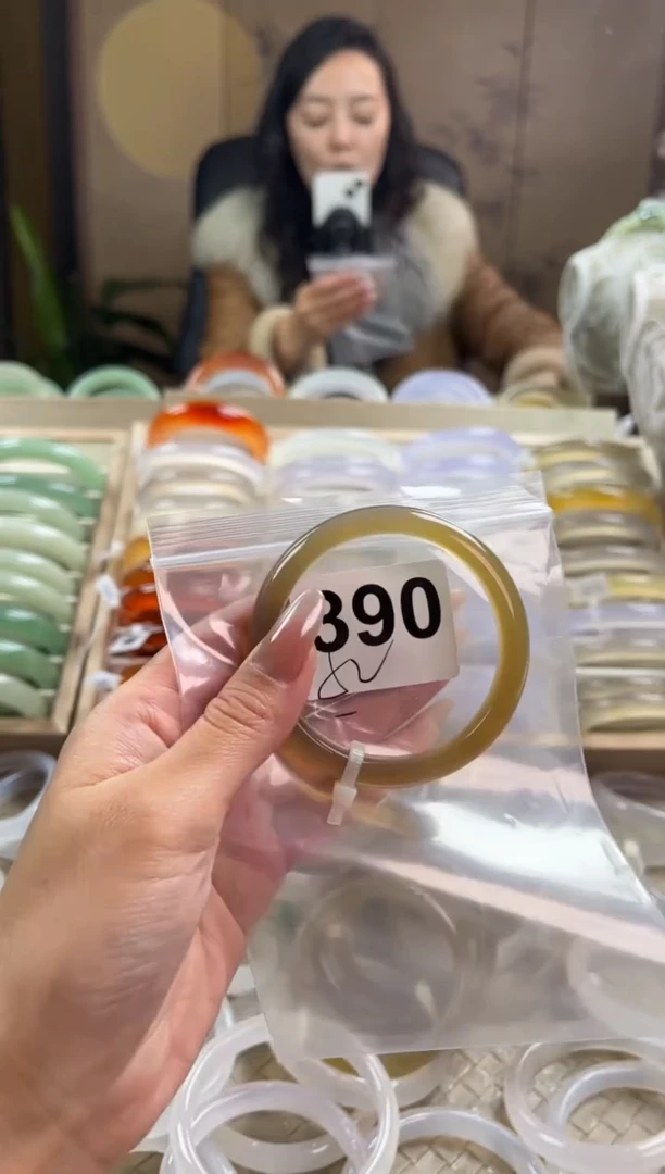 手镯玛瑙/玉髓未镶嵌390