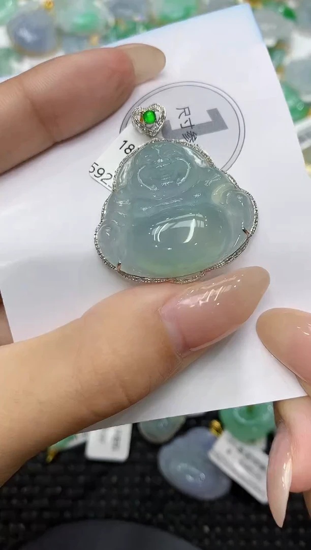 颈饰18K金镶嵌翡翠111111111111
