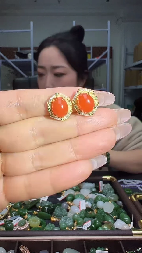 未镶嵌颈饰玛瑙/玉髓（多样性发货.发其一）11.28.92