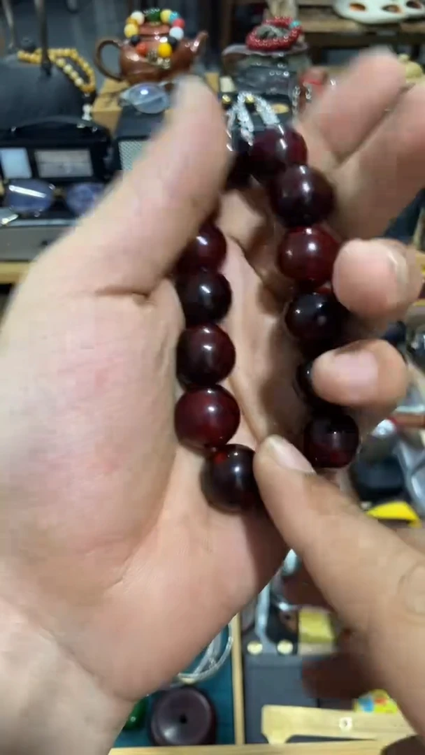 瓷片闪购商品  如图所示