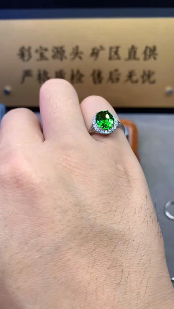 银S925镶嵌戒指石榴石（沙弗莱）2222