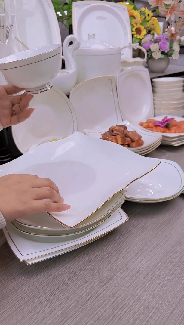 【闪购商品】45%以上骨粉骨瓷10.5英寸方形波浪盘1个