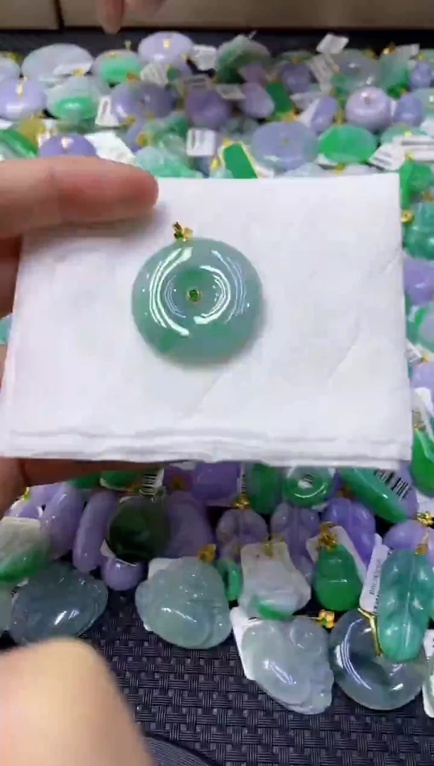 颈饰18K金镶嵌翡翠天然缅甸翡翠A货