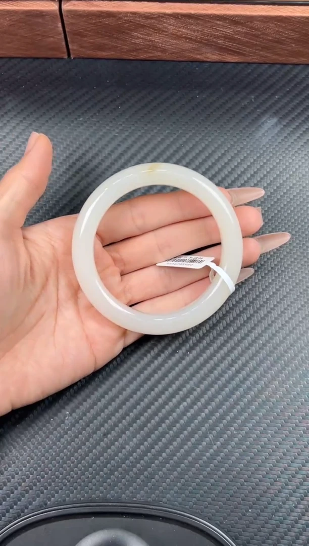 未镶嵌手镯和田玉黑山微色差60Jm