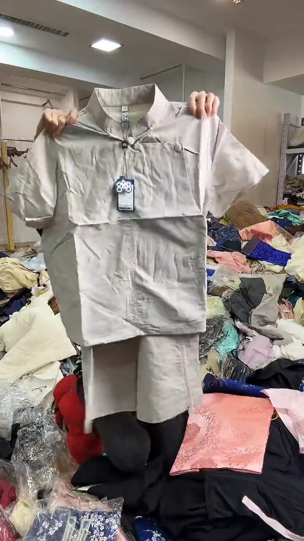 XL码      120-130斤  一套