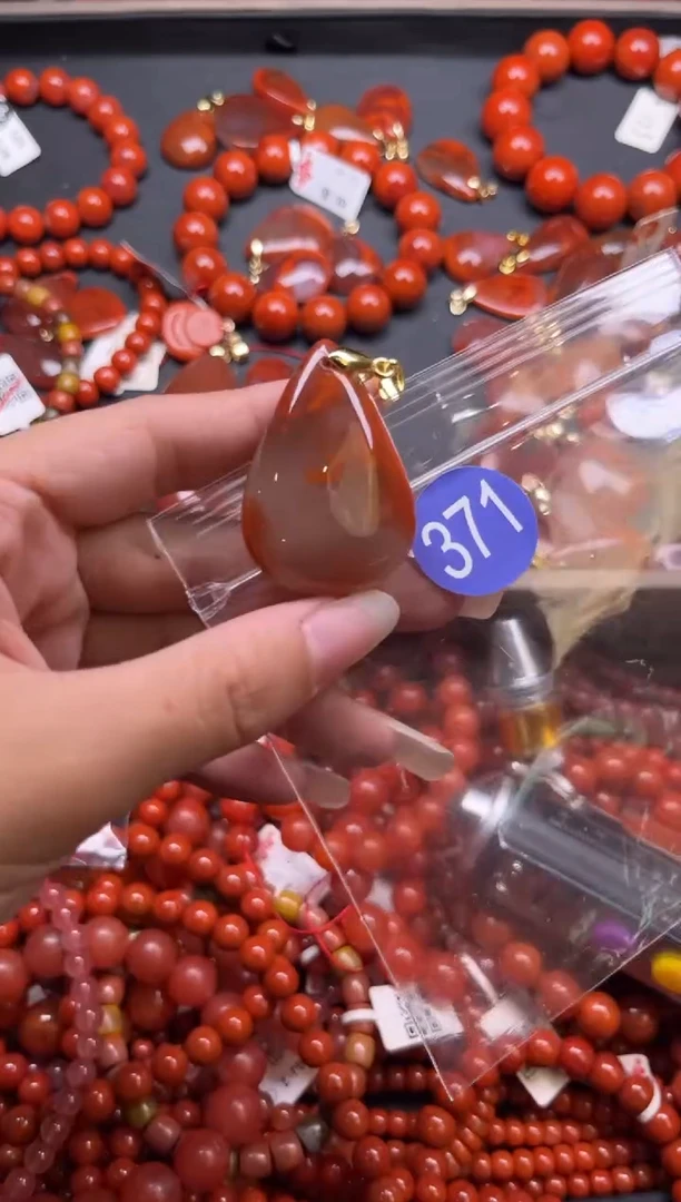 南红玛瑙未镶嵌珠宝奇石371