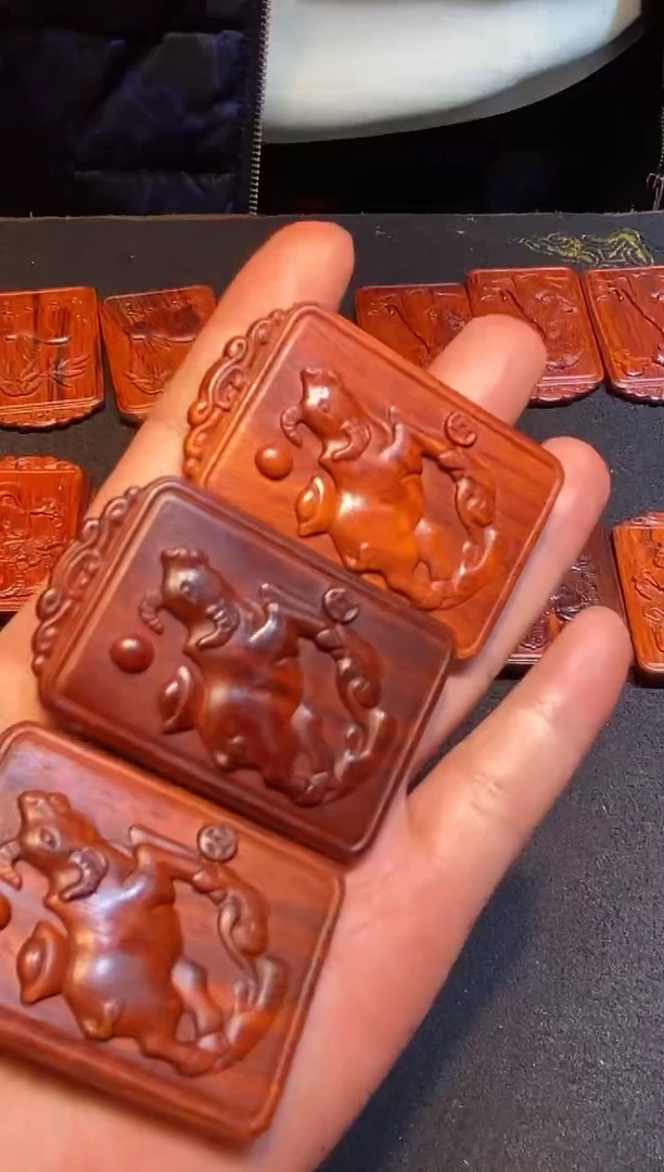 【闪购商品】檀香紫檀（小叶紫檀）其他38号牛