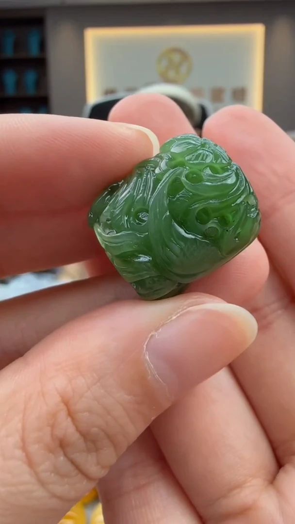 颈饰未镶嵌和田玉224秒拍号 假一罚三