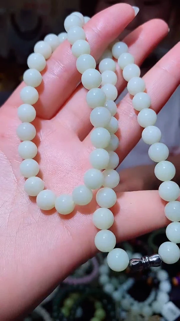 和田玉未镶嵌颈饰1