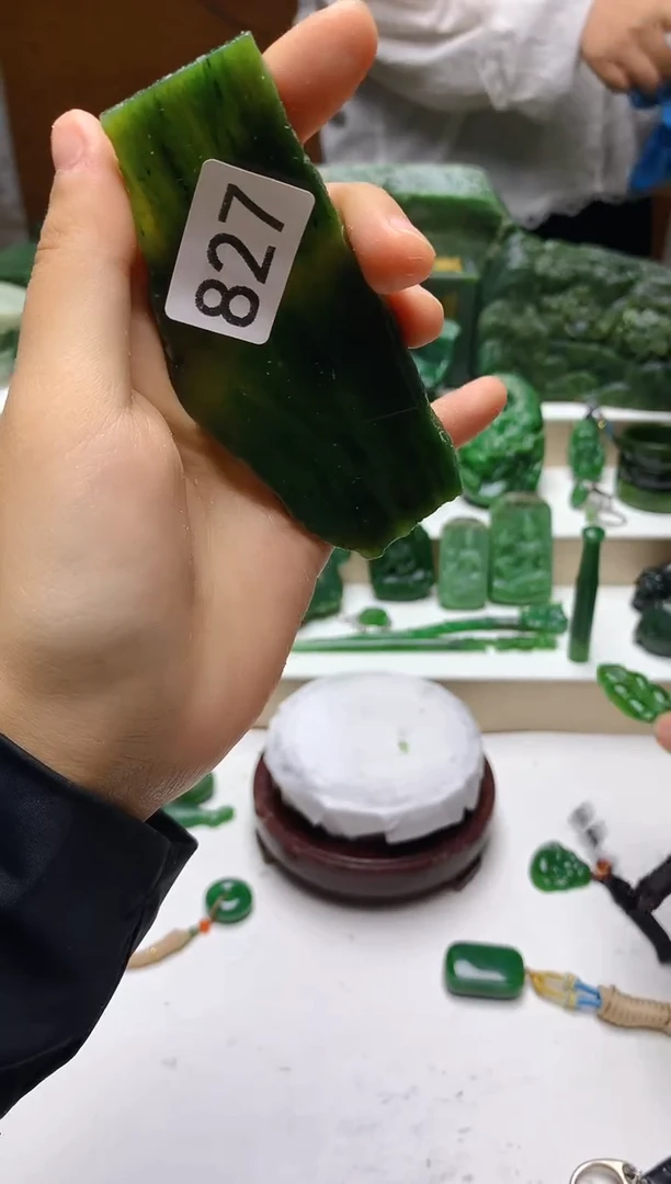 和田玉（碧玉）未镶嵌珠宝半成品827