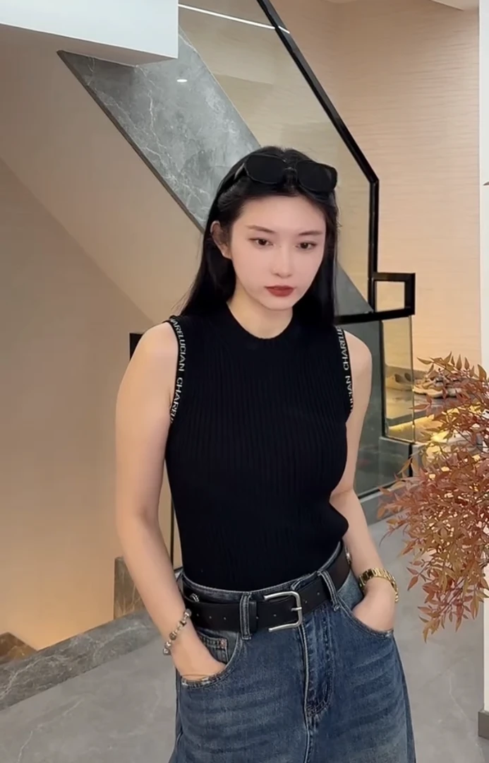 25夏新款时髦休闲百搭撞色字母圆领无袖修身显瘦百搭背心上衣女