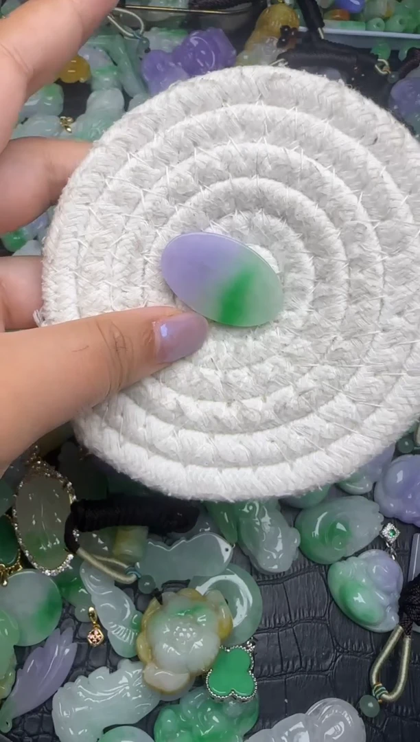 颈饰未镶嵌翡翠缅甸翡翠吊坠