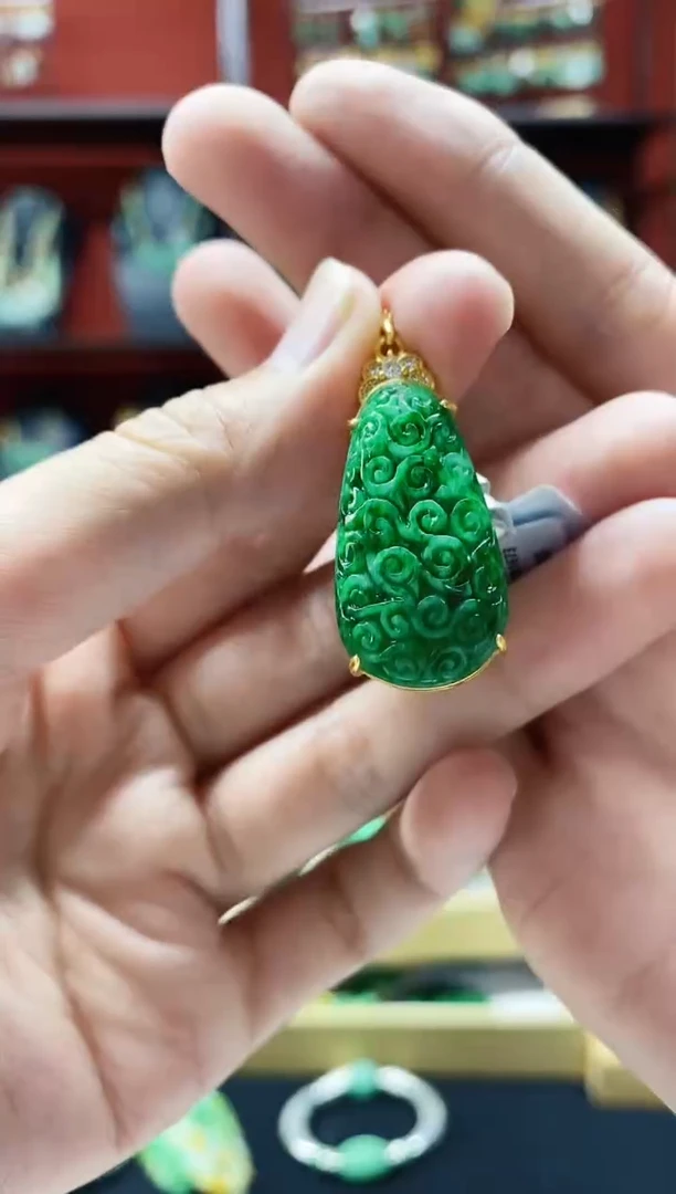 颈饰未镶嵌翡翠吊坠