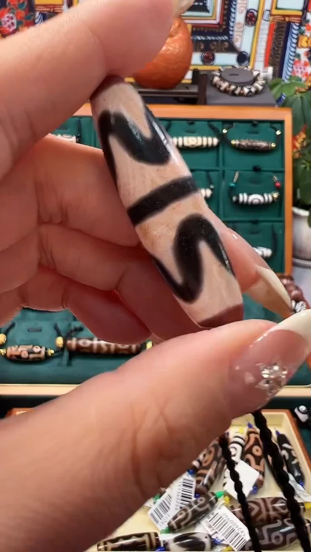 玛瑙/玉髓（覆膜）颈饰未镶嵌112.（微瑕）