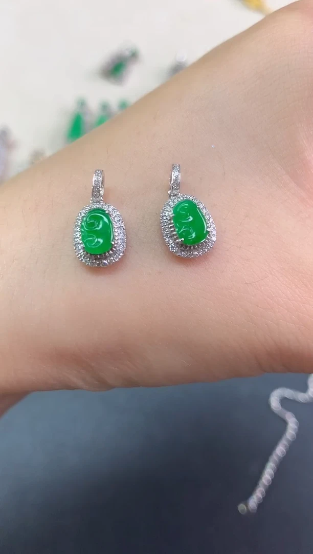 吊坠(不含链)18K金镶嵌翡翠吊坠(不含链)|2800多样性发其一