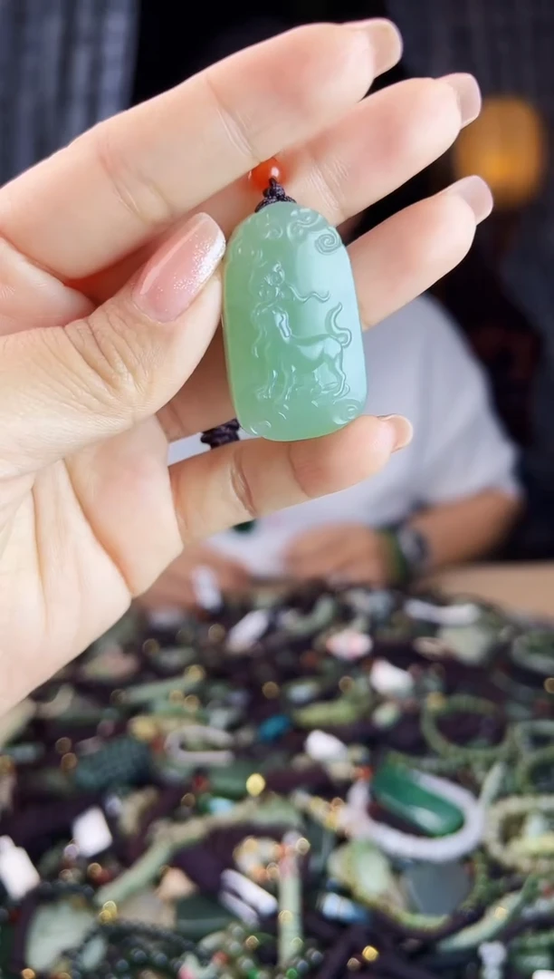 未镶嵌和田玉挂件1