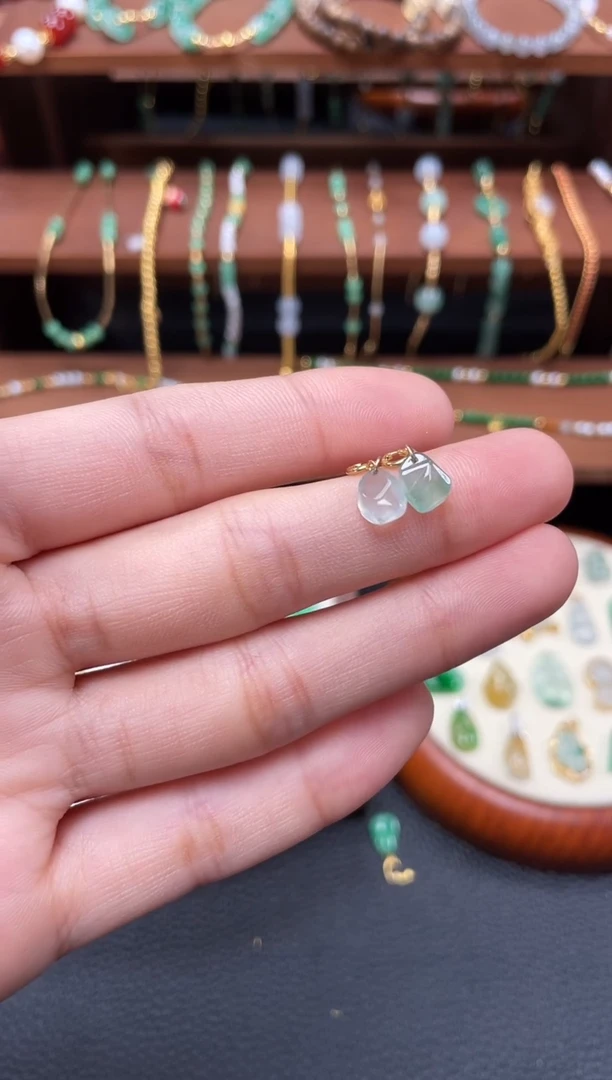 【闪购商品】翡翠吊坠(不含链)18K金镶嵌2个  JK348