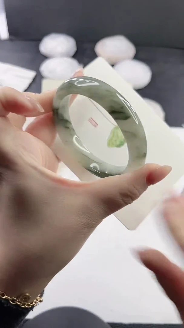 未镶嵌手镯石英质玉L274