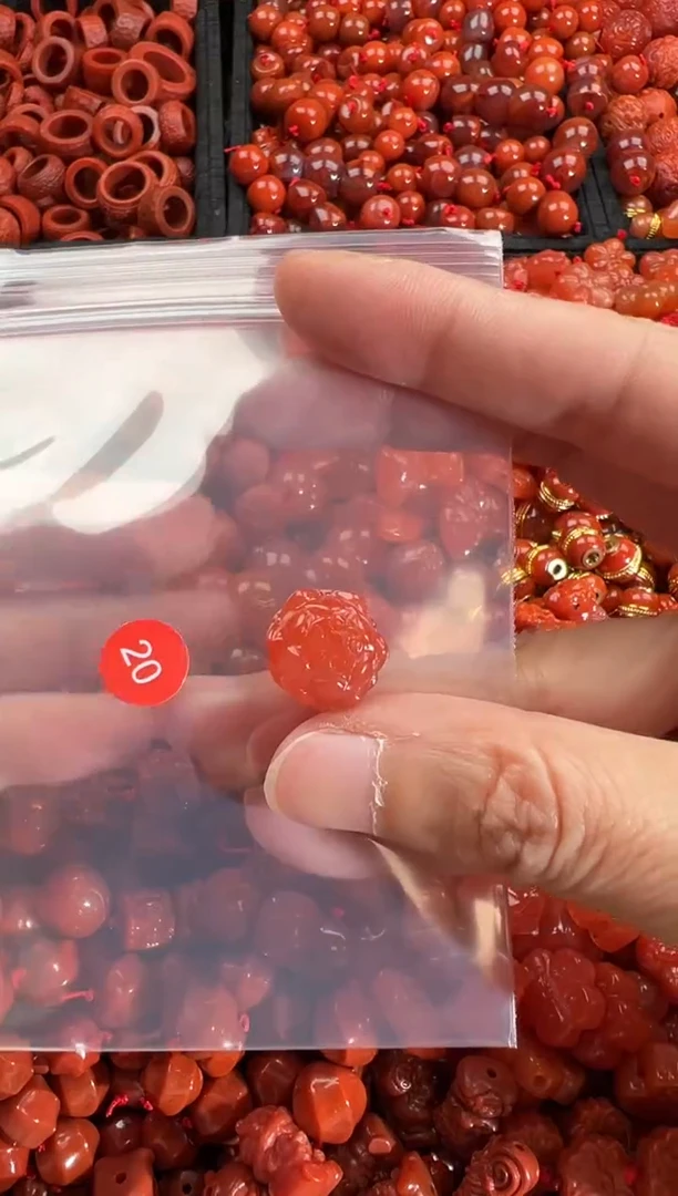 【闪购商品】南红玛瑙颈饰未镶嵌1