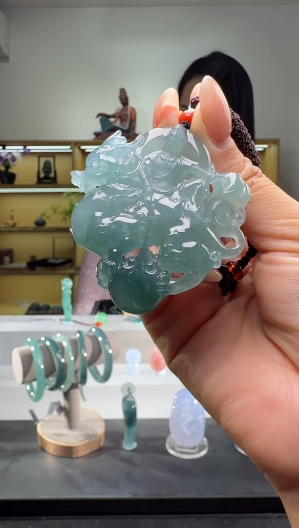 吊坠(不含链)未镶嵌翡翠观音（多样性发其一）