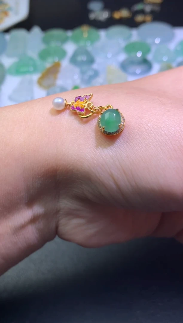 颈饰未镶嵌翡翠净货