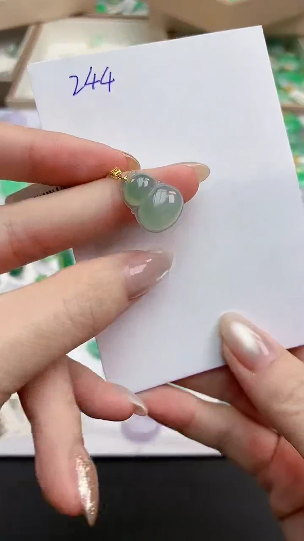 颈饰18K金镶嵌翡翠天然缅甸A货翡翠