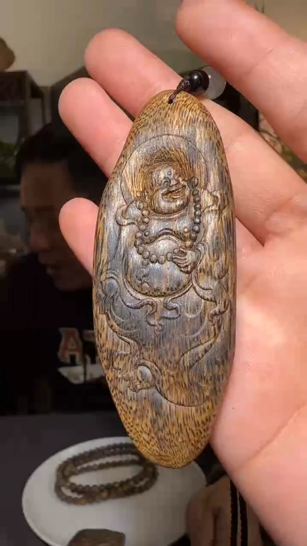 【闪购商品】沉香吊坠海南老白奇雕刻牌3.0/16g