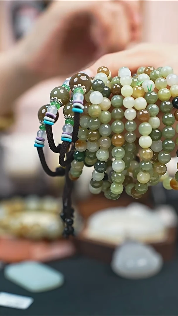 颈饰未镶嵌和田玉多样性发一