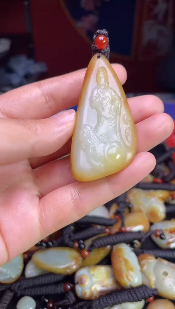 颈饰未镶嵌和田玉3