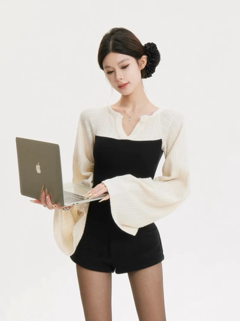 【胖丫丫】【黑杏拼接】撞色拼接针织衫女秋冬纯欲性感设计感修身上衣